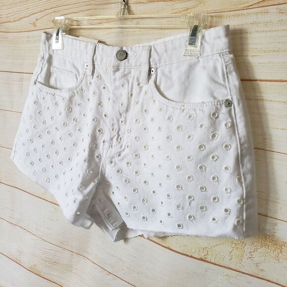 BLANKNYC The Barrow Vintage High Waist Eyelet Raw Hem Denim Shorts White Size 27 - Picture 6 of 13